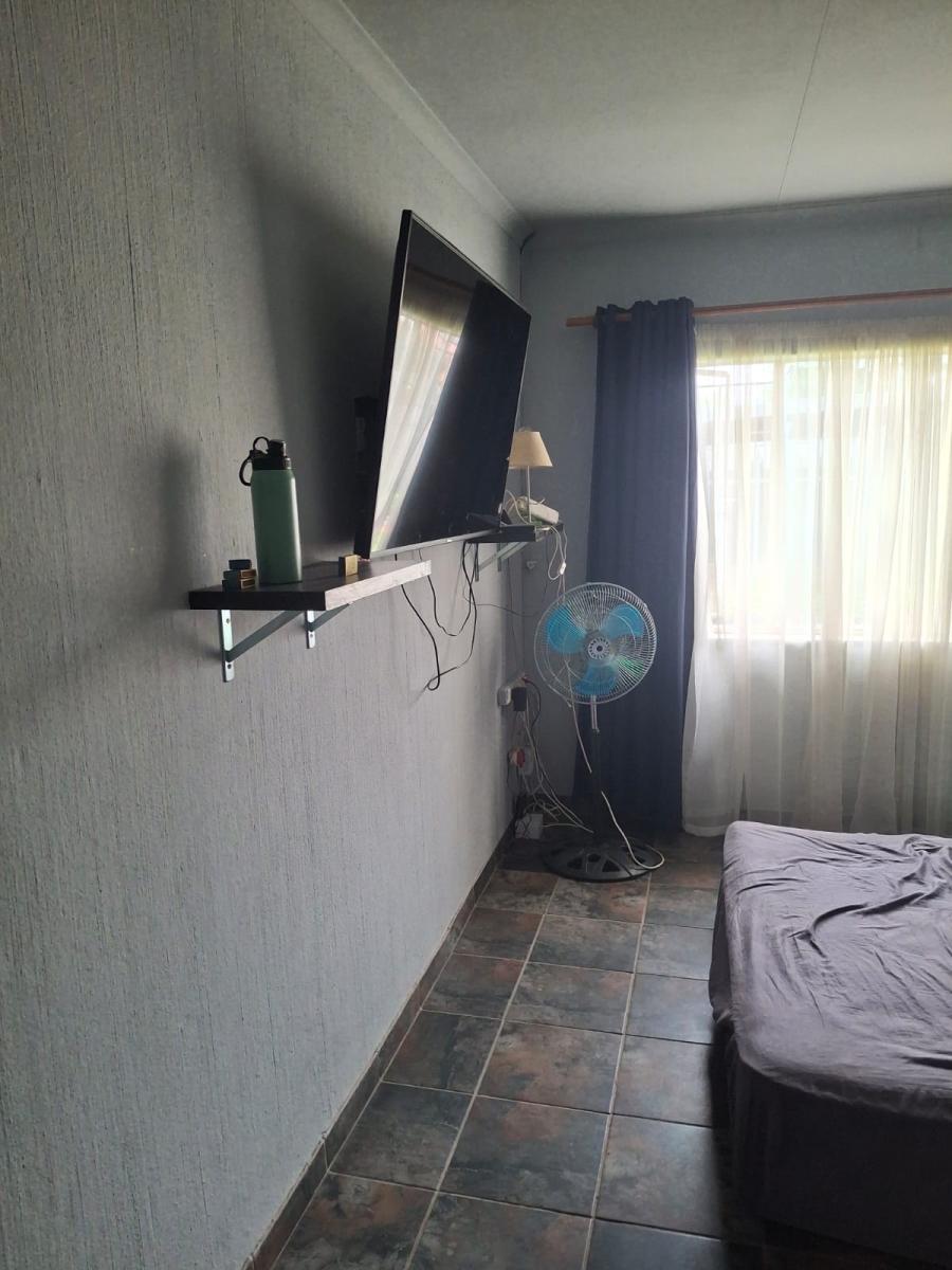 To Let 4 Bedroom Property for Rent in Crystal Park Gauteng