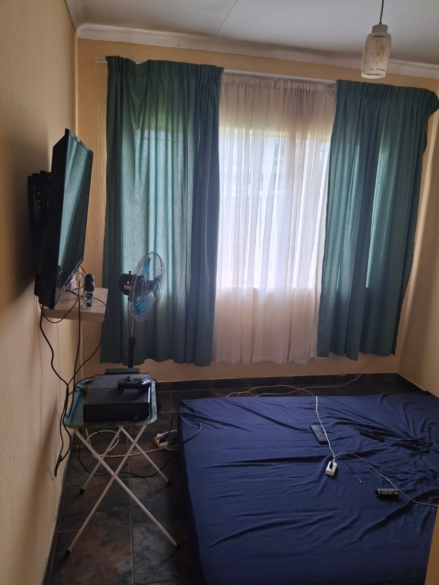 To Let 4 Bedroom Property for Rent in Crystal Park Gauteng