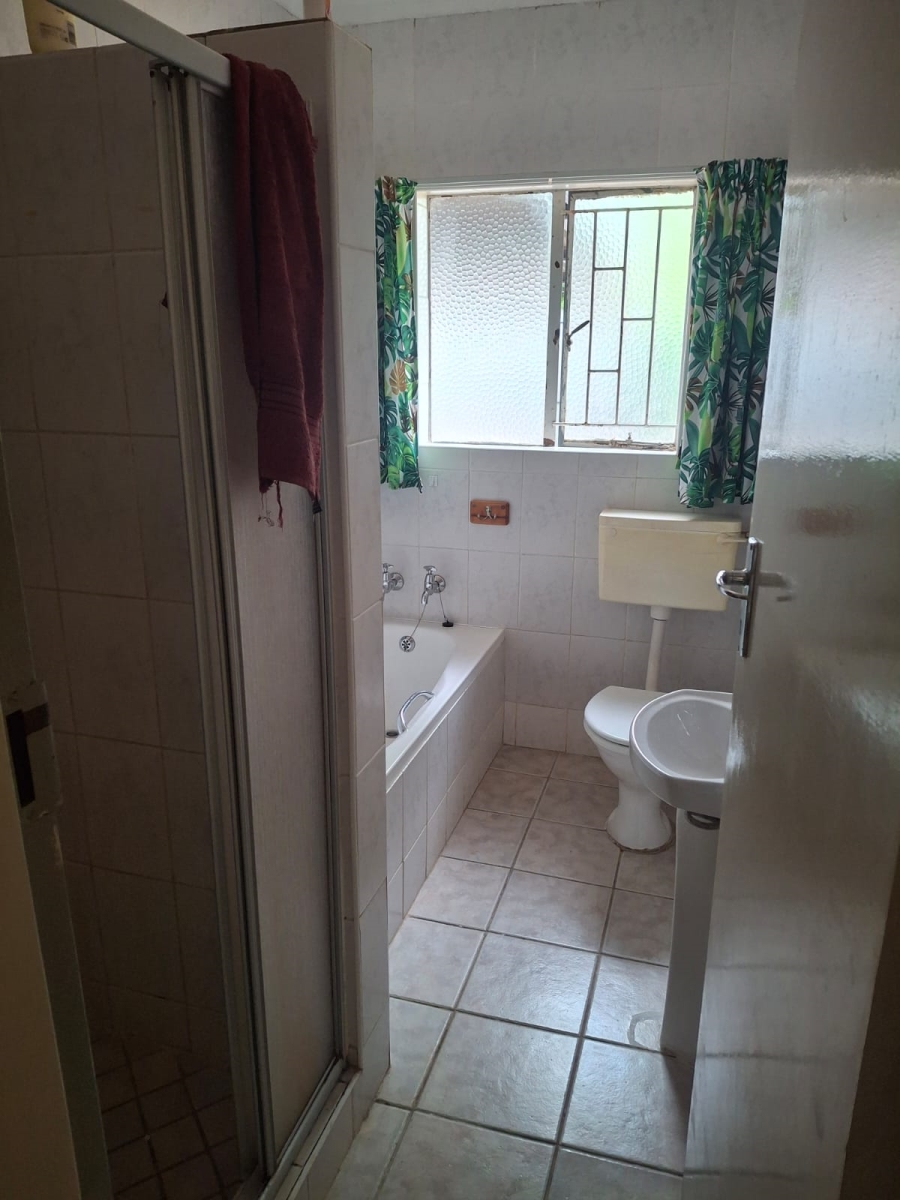 To Let 4 Bedroom Property for Rent in Crystal Park Gauteng