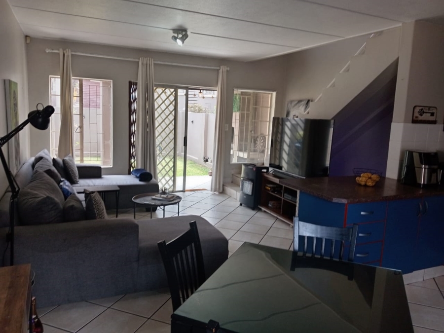 To Let 2 Bedroom Property for Rent in Halfway Gardens Gauteng