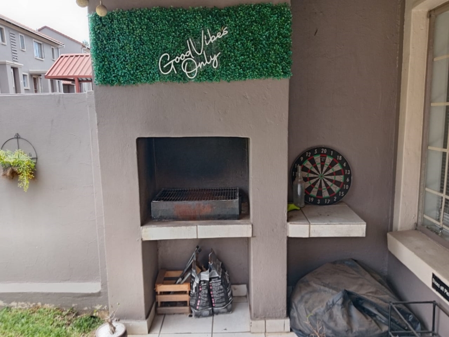 To Let 2 Bedroom Property for Rent in Halfway Gardens Gauteng