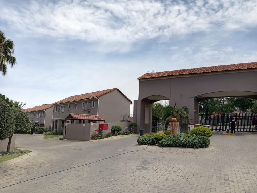 To Let 2 Bedroom Property for Rent in Halfway Gardens Gauteng