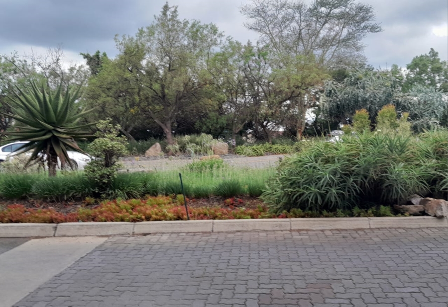 To Let 3 Bedroom Property for Rent in Featherbrooke Estate Gauteng