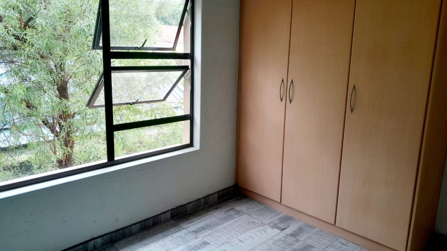 To Let 3 Bedroom Property for Rent in Featherbrooke Estate Gauteng