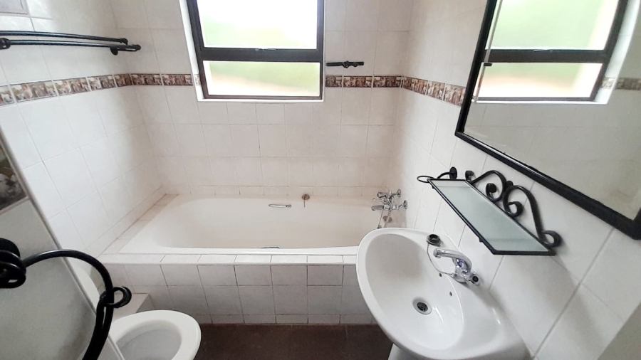 To Let 3 Bedroom Property for Rent in Featherbrooke Estate Gauteng