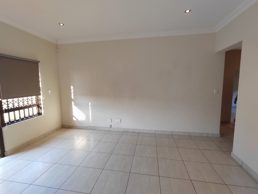 To Let 5 Bedroom Property for Rent in Montana Gauteng