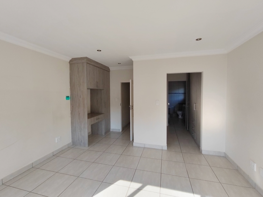 To Let 5 Bedroom Property for Rent in Montana Gauteng