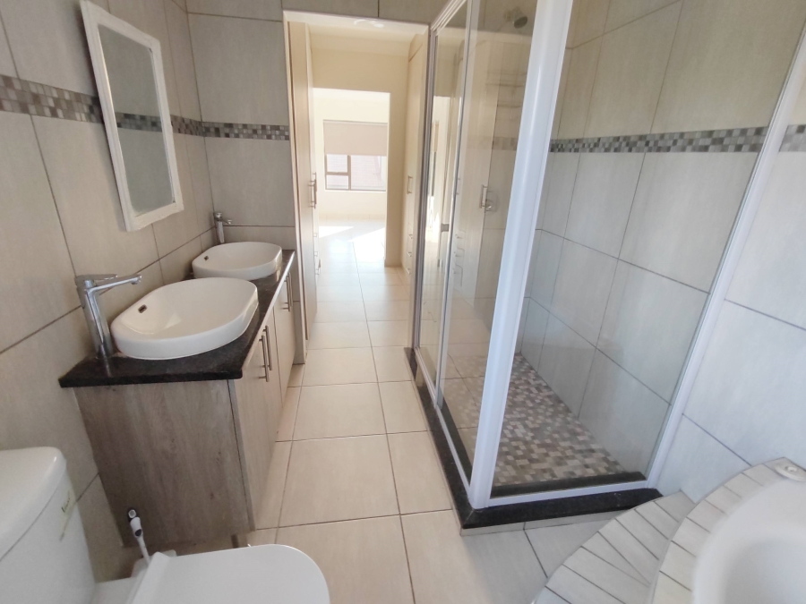 To Let 5 Bedroom Property for Rent in Montana Gauteng