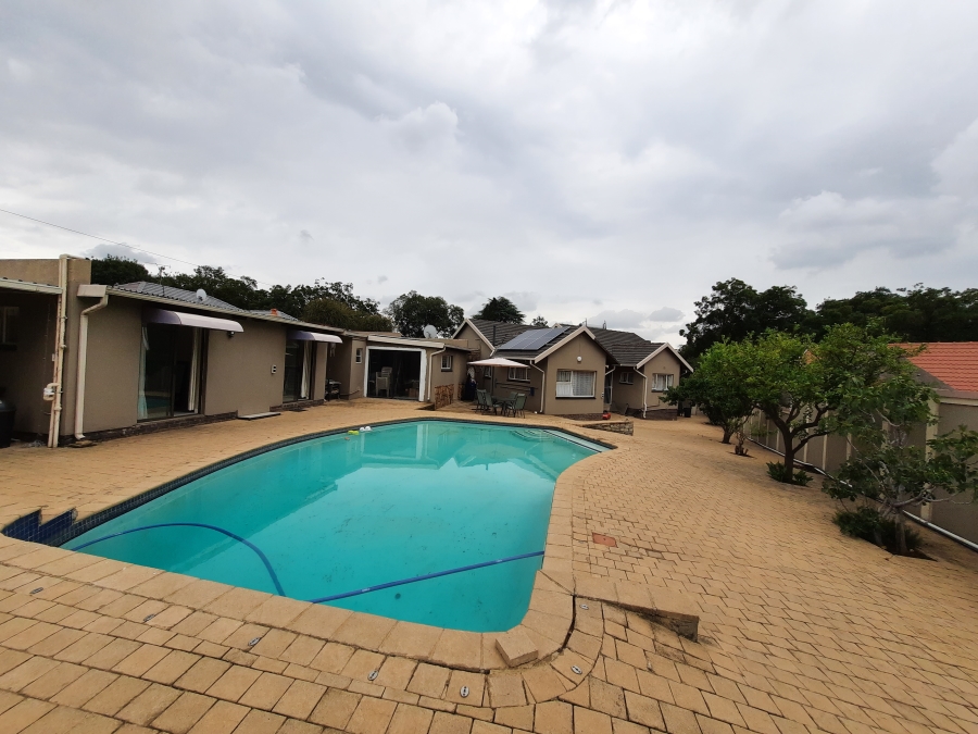 4 Bedroom Property for Sale in Ravensklip Gauteng