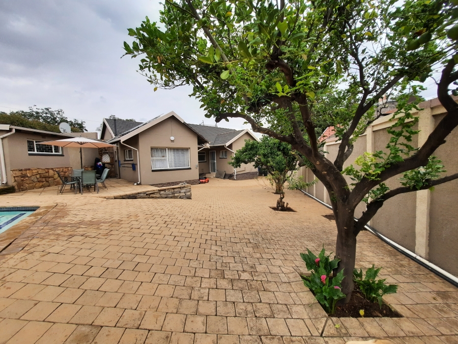 4 Bedroom Property for Sale in Ravensklip Gauteng