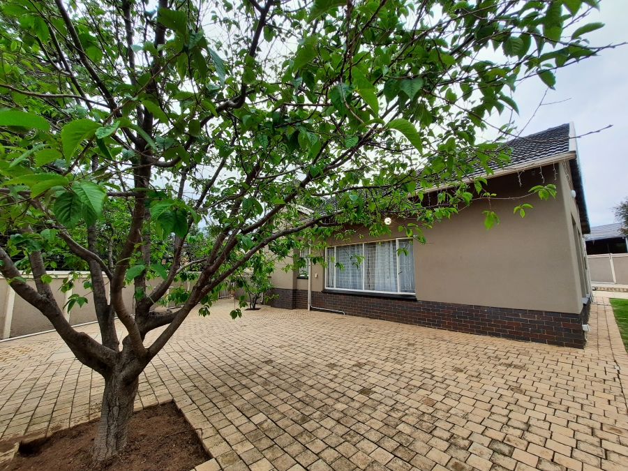 4 Bedroom Property for Sale in Ravensklip Gauteng