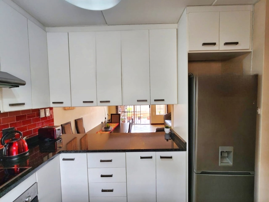 To Let 3 Bedroom Property for Rent in Noordwyk Gauteng