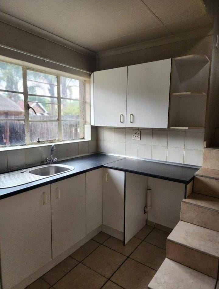 To Let 2 Bedroom Property for Rent in Roodekrans Gauteng