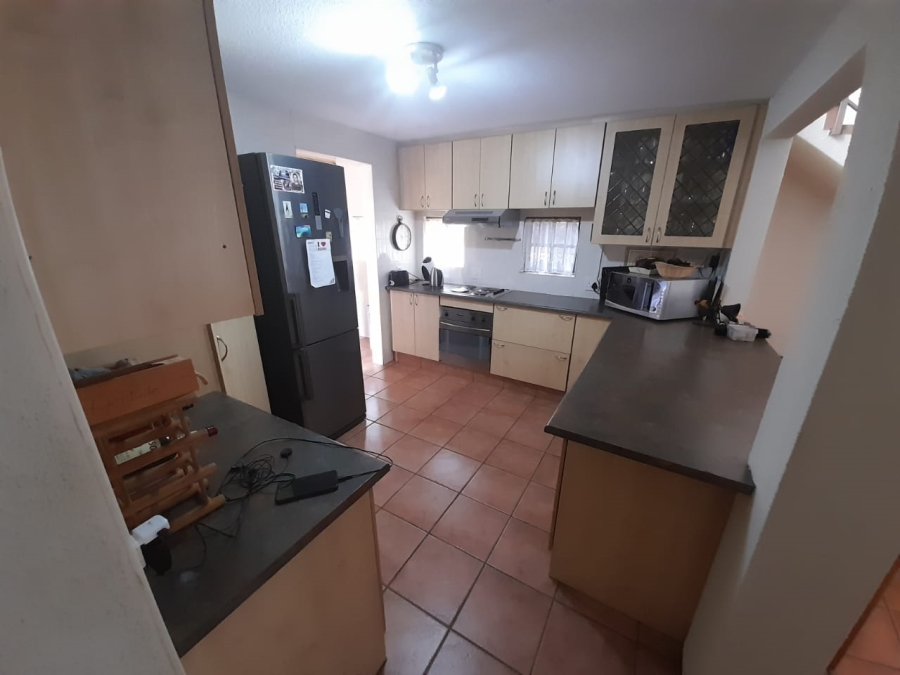 To Let 2 Bedroom Property for Rent in Faerie Glen Gauteng