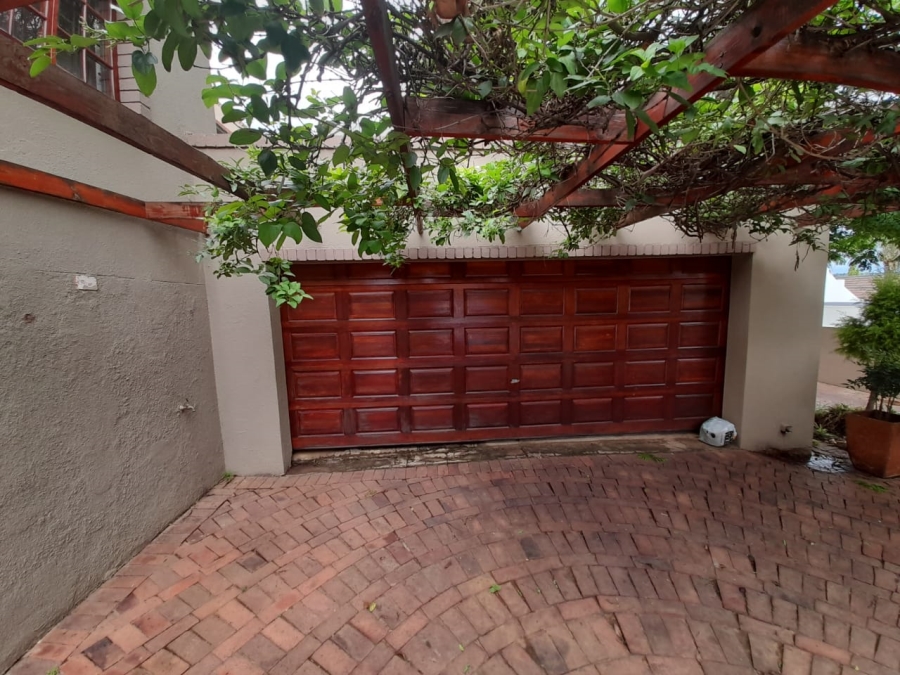 To Let 2 Bedroom Property for Rent in Faerie Glen Gauteng