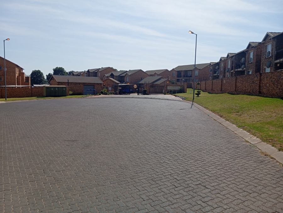 To Let 2 Bedroom Property for Rent in Terenure Gauteng