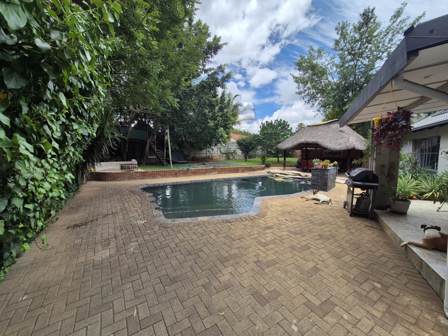 4 Bedroom Property for Sale in The Reeds Gauteng