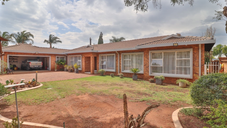 4 Bedroom Property for Sale in Sunward Park Gauteng