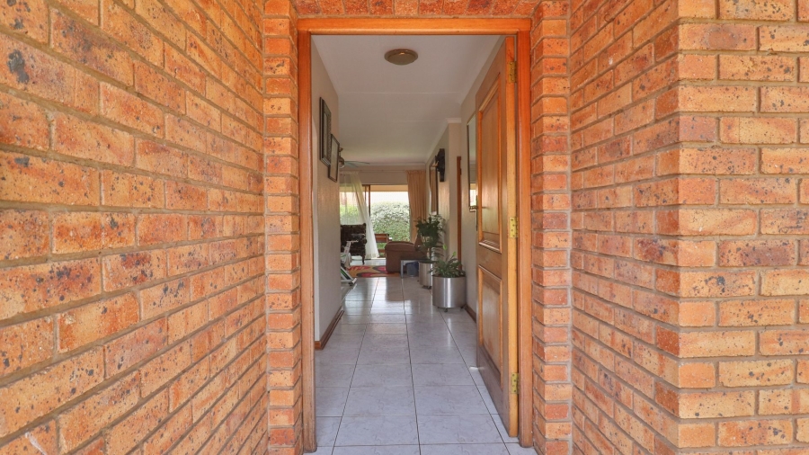 4 Bedroom Property for Sale in Sunward Park Gauteng