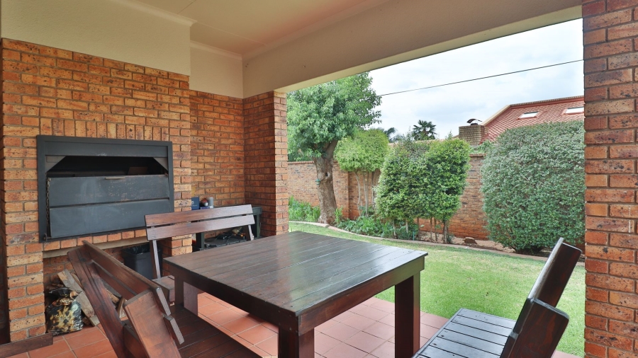 4 Bedroom Property for Sale in Sunward Park Gauteng