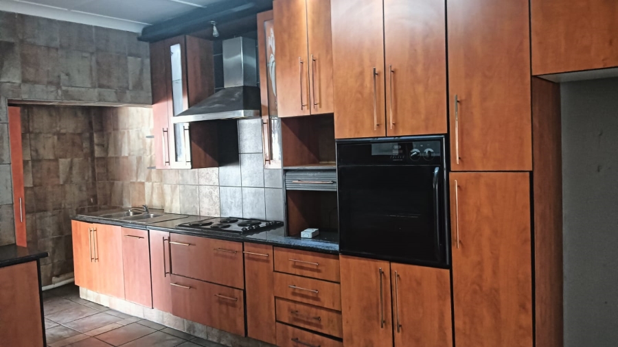 5 Bedroom Property for Sale in Kempton Park Ext 4 Gauteng