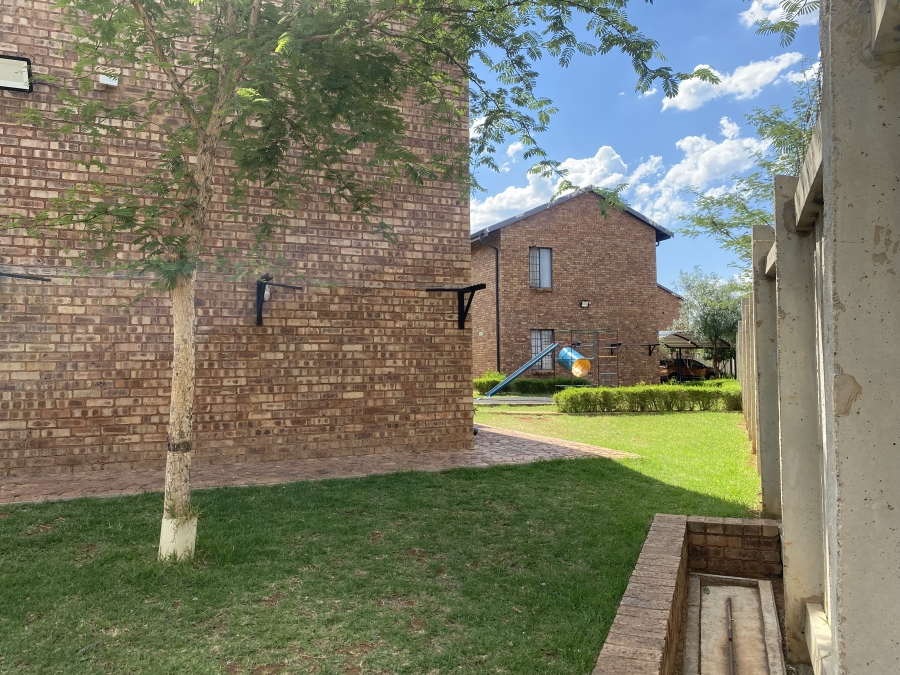 To Let 2 Bedroom Property for Rent in Mahube Valley Gauteng