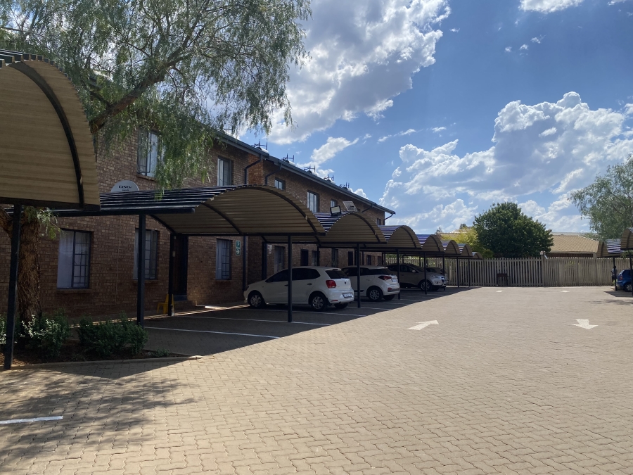 To Let 2 Bedroom Property for Rent in Mahube Valley Gauteng