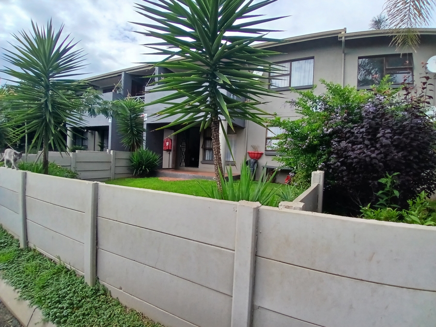 To Let 2 Bedroom Property for Rent in Rynfield A H Gauteng