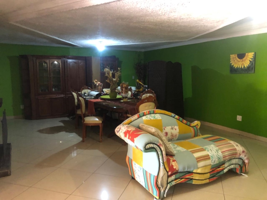 4 Bedroom Property for Sale in Garsfontein Gauteng