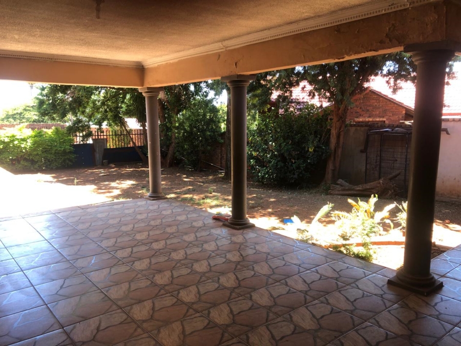 4 Bedroom Property for Sale in Garsfontein Gauteng