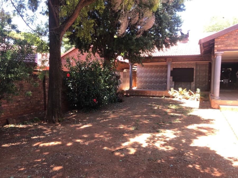 4 Bedroom Property for Sale in Garsfontein Gauteng