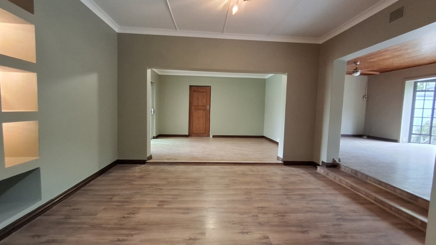 5 Bedroom Property for Sale in Sinoville Gauteng