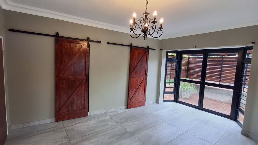 5 Bedroom Property for Sale in Sinoville Gauteng