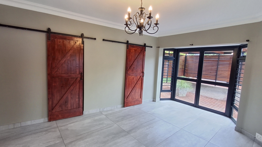 5 Bedroom Property for Sale in Sinoville Gauteng