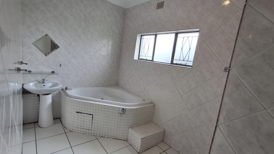 5 Bedroom Property for Sale in Sinoville Gauteng