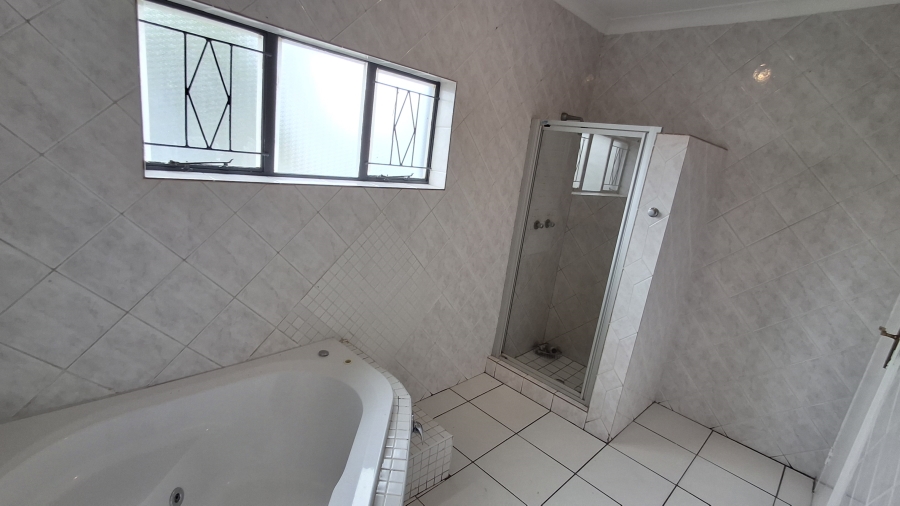 5 Bedroom Property for Sale in Sinoville Gauteng