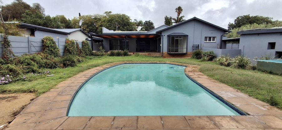 5 Bedroom Property for Sale in Sinoville Gauteng