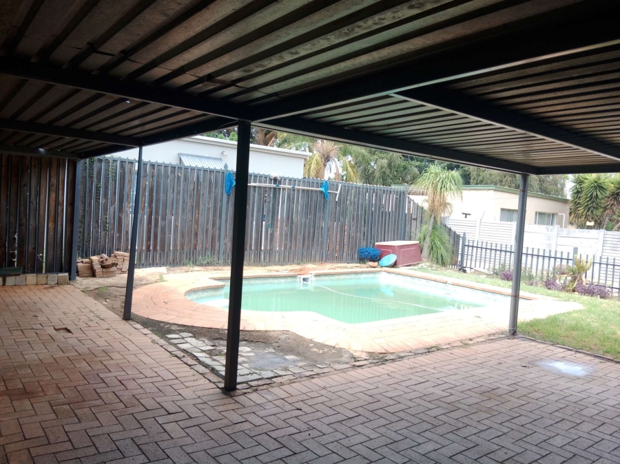 3 Bedroom Property for Sale in Eloffsdal Gauteng