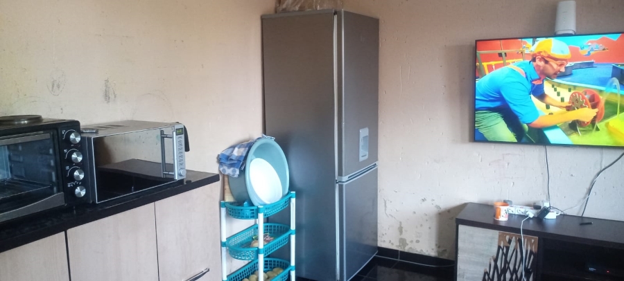 To Let 1 Bedroom Property for Rent in Birchleigh North Gauteng