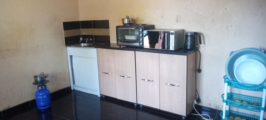 To Let 1 Bedroom Property for Rent in Birchleigh North Gauteng