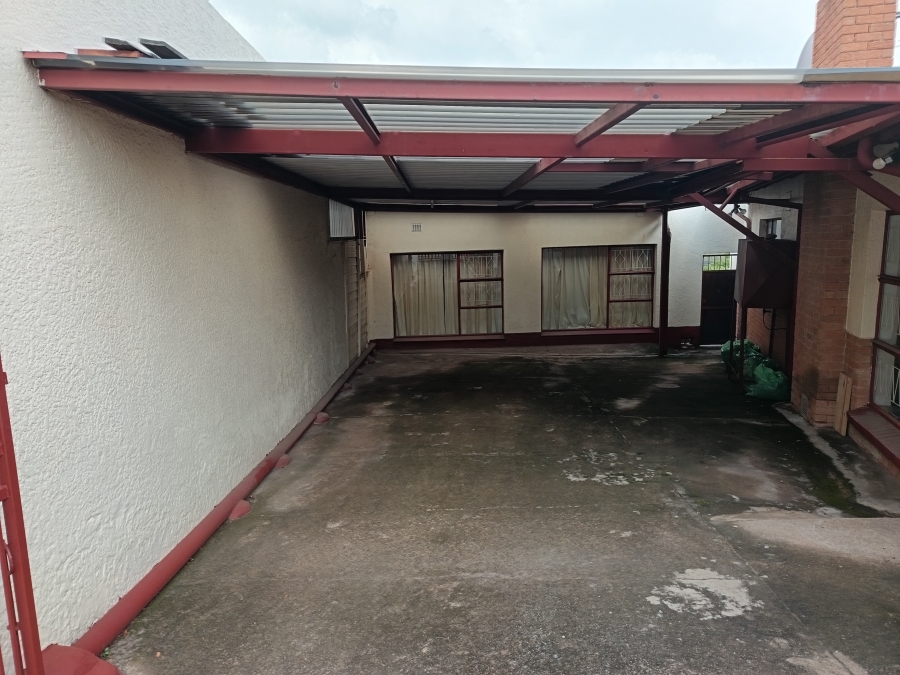 To Let 3 Bedroom Property for Rent in Discovery Gauteng