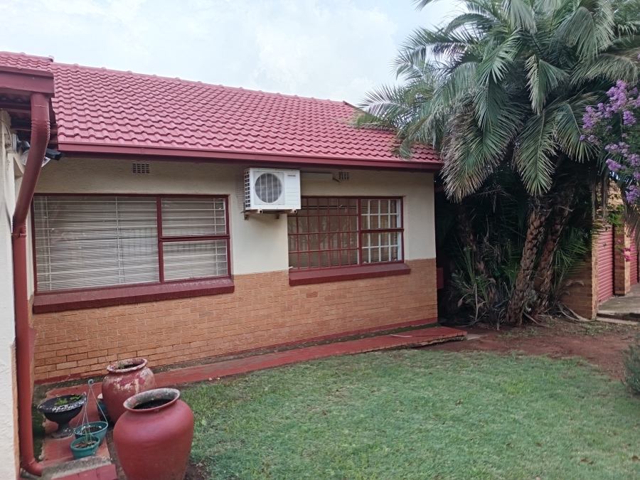 To Let 3 Bedroom Property for Rent in Discovery Gauteng