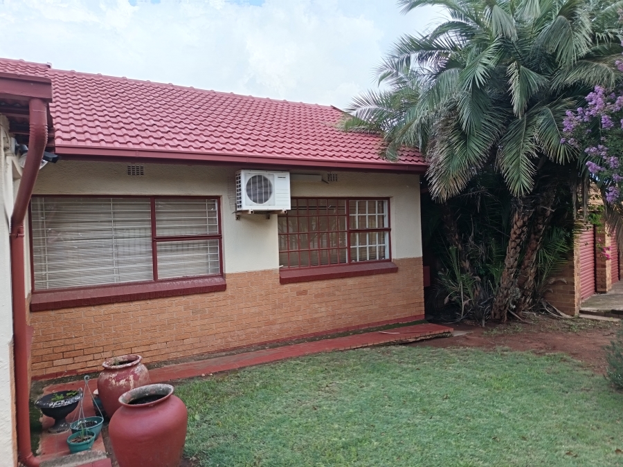 To Let 3 Bedroom Property for Rent in Discovery Gauteng