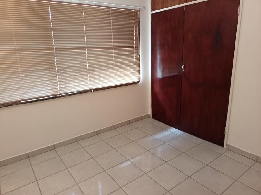 To Let 3 Bedroom Property for Rent in Discovery Gauteng