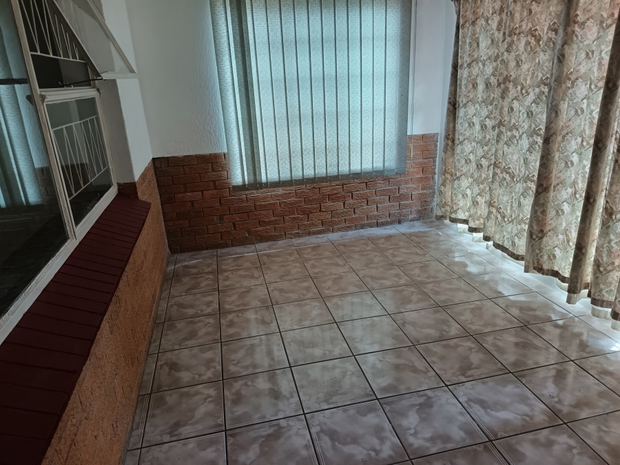 To Let 3 Bedroom Property for Rent in Discovery Gauteng