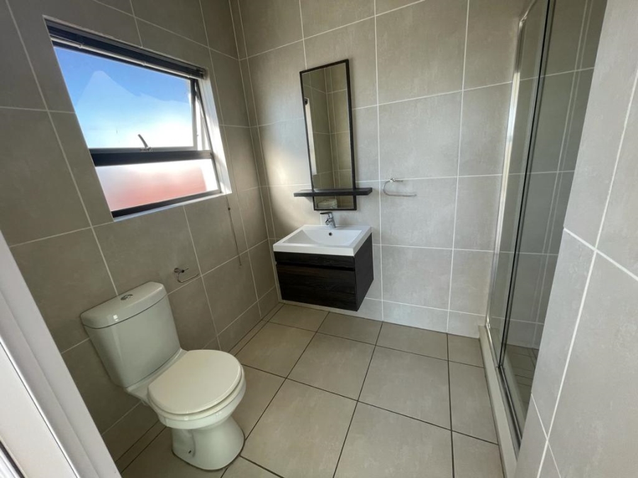 To Let 2 Bedroom Property for Rent in Greenstone Hill Gauteng