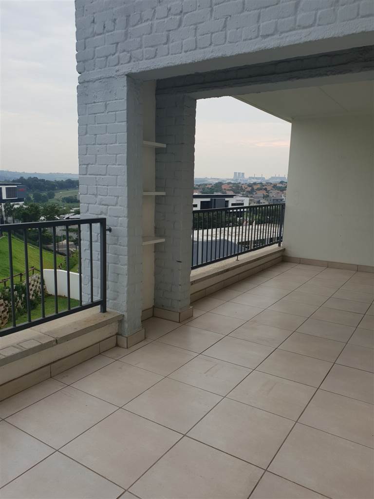 To Let 2 Bedroom Property for Rent in Greenstone Hill Gauteng