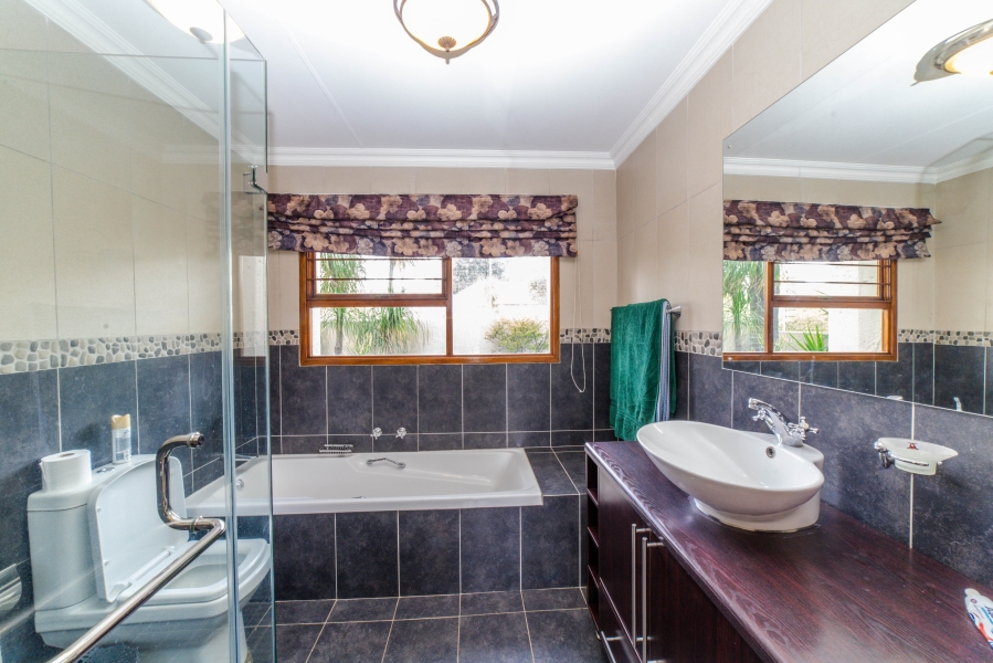 3 Bedroom Property for Sale in Lonehill Gauteng