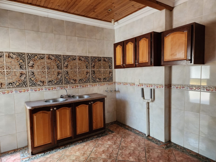 To Let 3 Bedroom Property for Rent in Glen Marais Gauteng