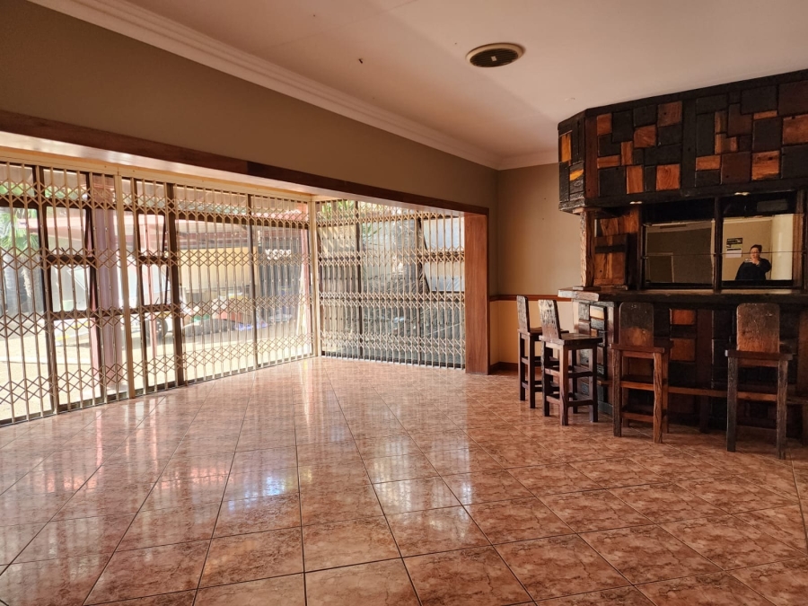 To Let 3 Bedroom Property for Rent in Glen Marais Gauteng